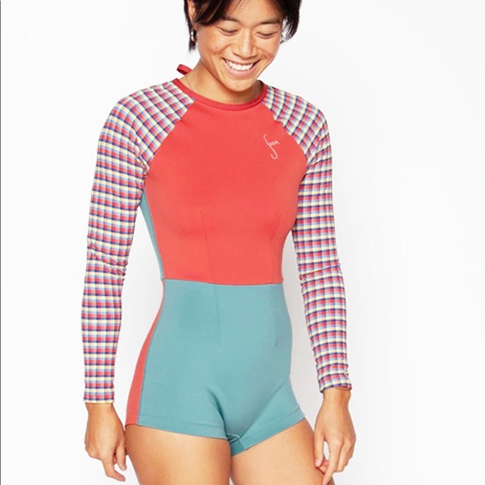 SEEA WOMENS DARA SURF SUIT TORQUAY
One piece summer suit size M Medium